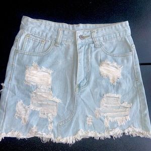Plus High Waist Ripped Raw Hem Denim Skirt